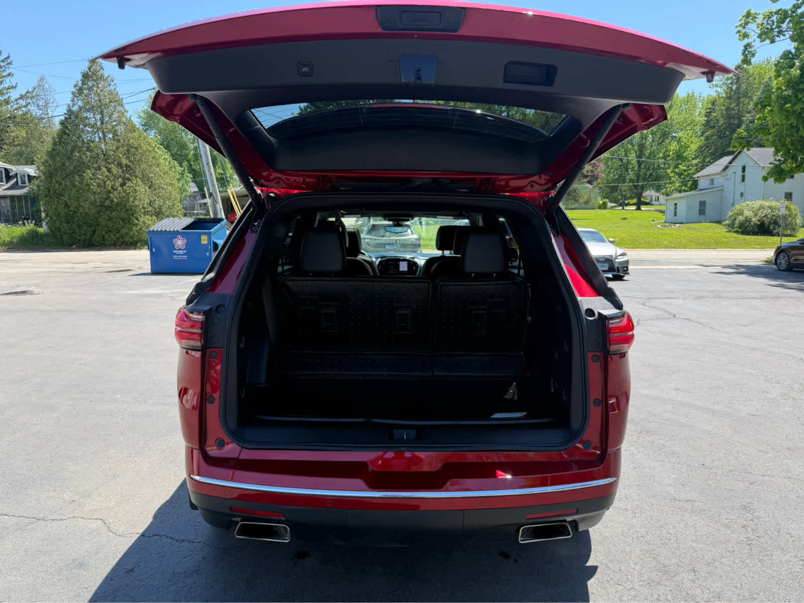 Used 2023 Chevrolet Traverse High Country w/ LPO, Floor Liner Package AWD/4WD image 17