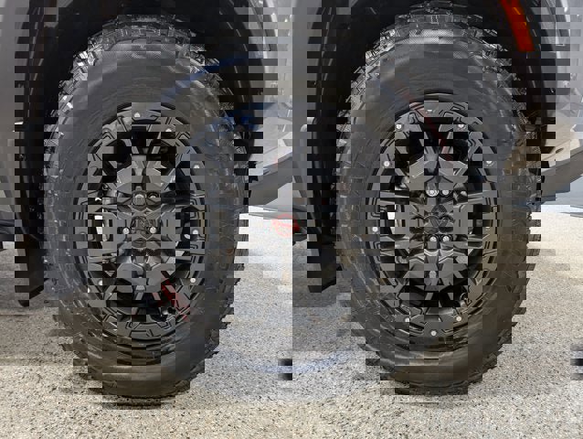 Used 2022 Nissan Frontier PRO-4X w/ Pro-4X Premium Package image 14