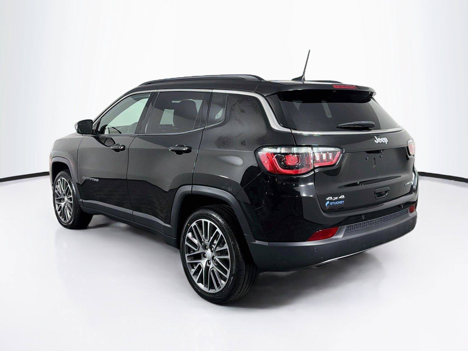 Used 2023 Jeep Compass Limited w/ Elite Group AWD/4WD image 9