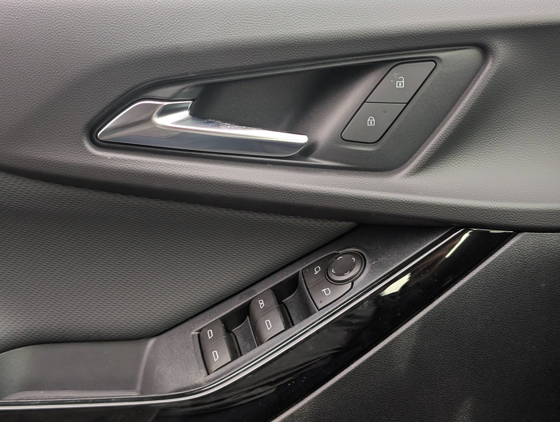 New 2027 Chevrolet Equinox LT FWD image 18