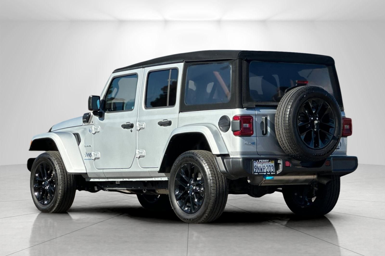Used 2024 Jeep Wrangler Sahara 4xe image 5