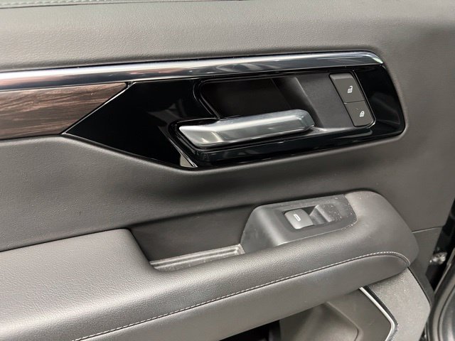Used 2025 Chevrolet Tahoe LT AWD/4WD image 35