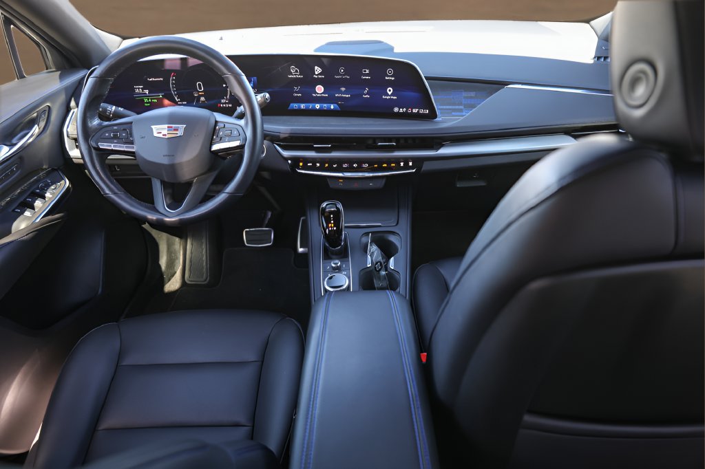 Certified 2025 Cadillac XT4 Sport FWD image 24