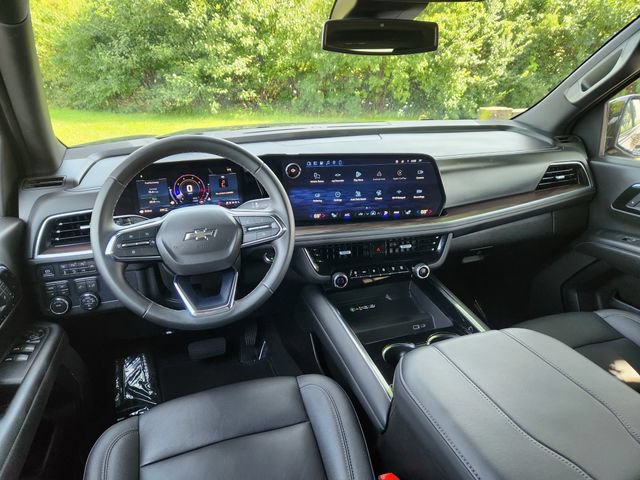 Used 2026 Chevrolet Suburban Z71 AWD/4WD image 35