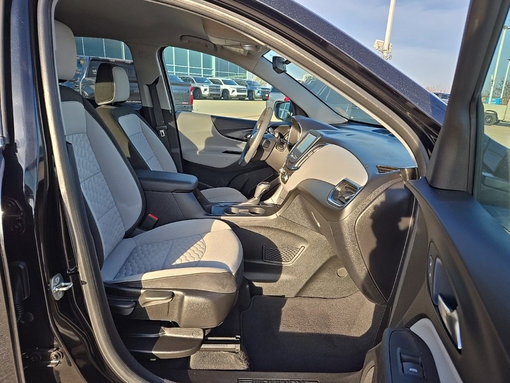 Used 2018 Chevrolet Equinox LT image 22