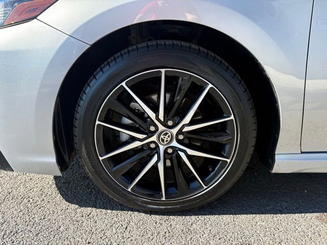 Used 2024 Toyota Camry SE image 9
