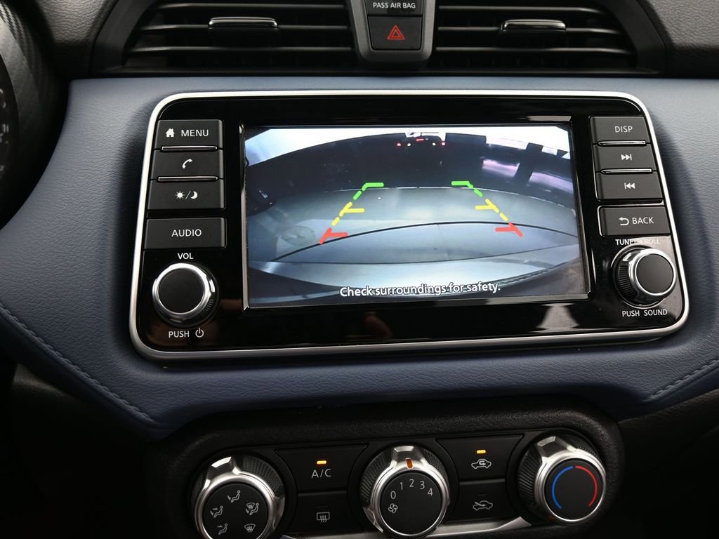 Used 2023 Nissan Versa SV image 18