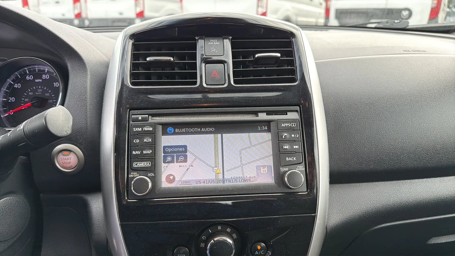 Used 2017 Nissan Versa SL image 19