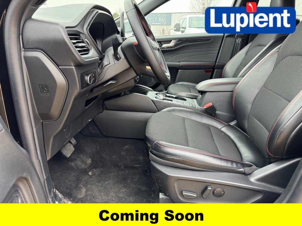 Used 2025 Ford Escape ST-Line image 5