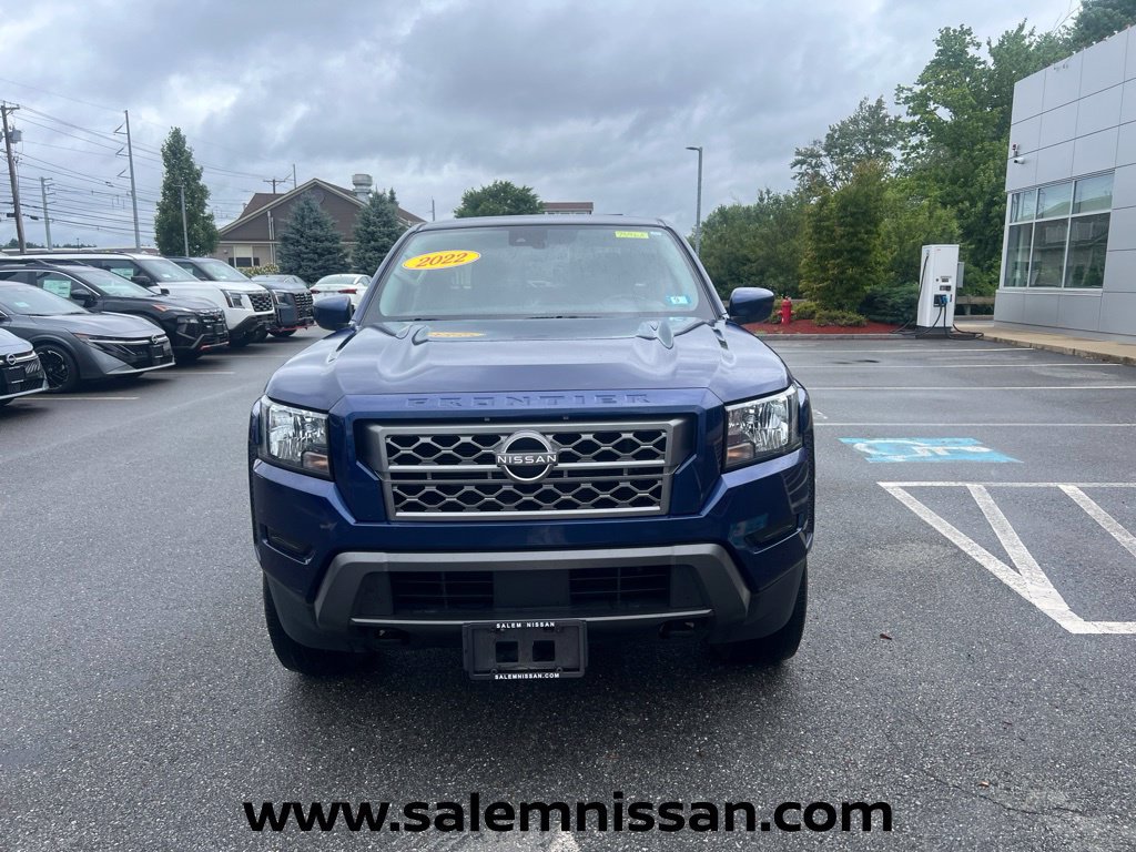 Used 2022 Nissan Frontier SV AWD/4WD image 2
