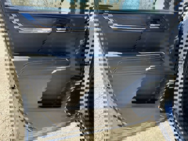 Used 2025 GMC Acadia Elevation image 23