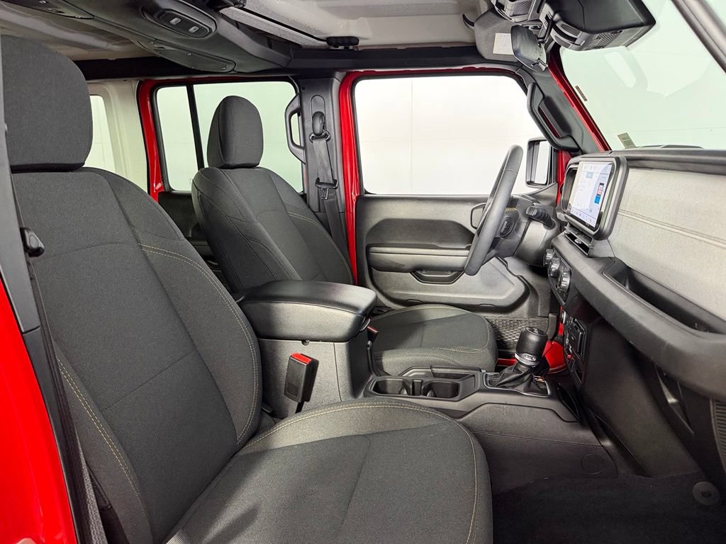 Used 2024 Jeep Wrangler Unlimited AWD/4WD image 28