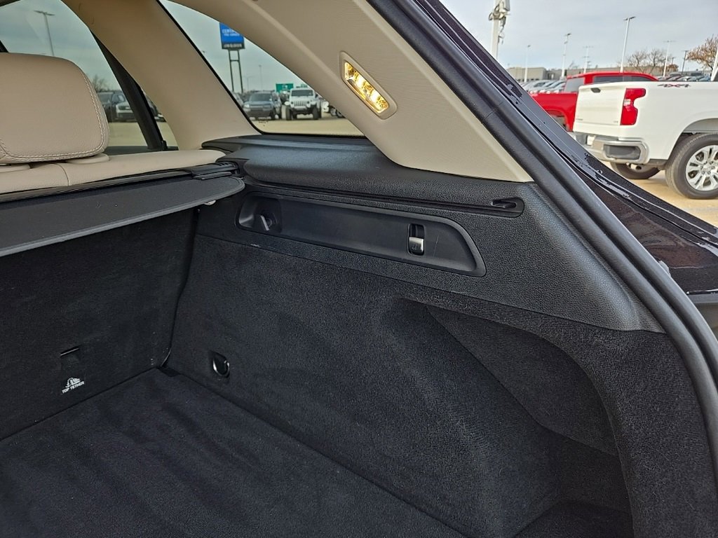 Used 2021 Mercedes-Benz GLC 300 4MATIC image 47