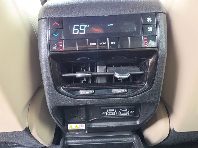 Used 2023 Jeep Grand Cherokee L Limited w/ Trailer Tow Group (B) AWD/4WD image 27