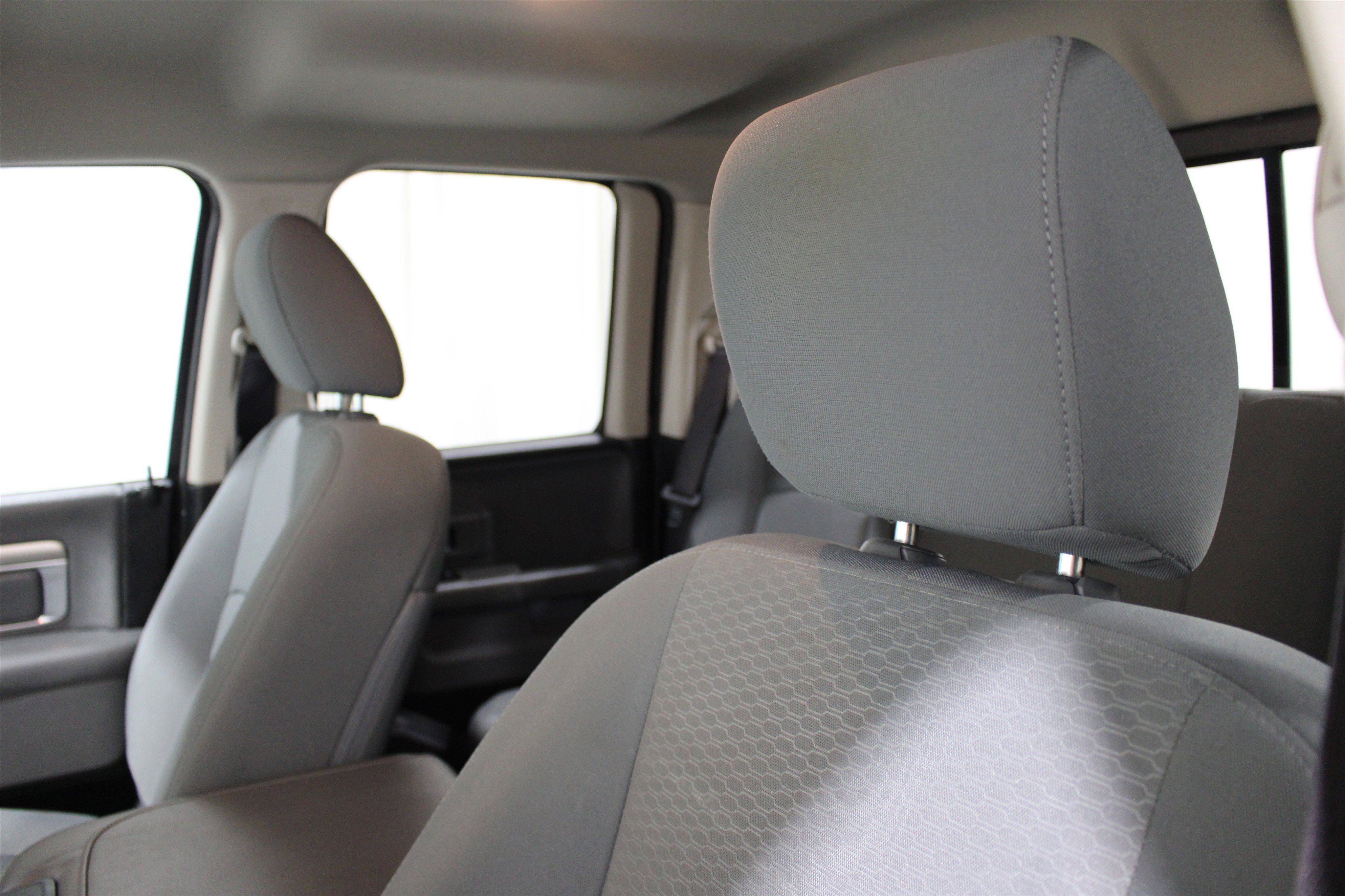 Used 2017 RAM 1500 Classic SLT image 4