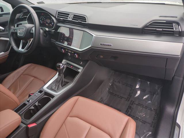 Used 2022 Audi Q3 2.0T Premium w/ Convenience Package AWD/4WD image 22