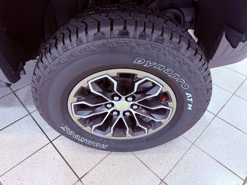 Used 2018 Chevrolet Colorado ZR2 image 14