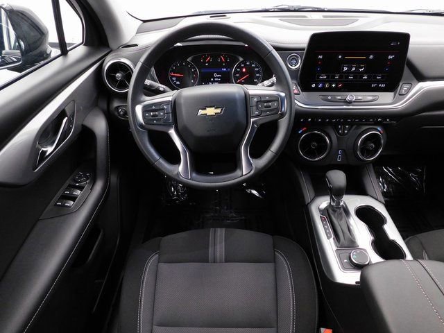 Used 2025 Chevrolet Blazer LT image 36