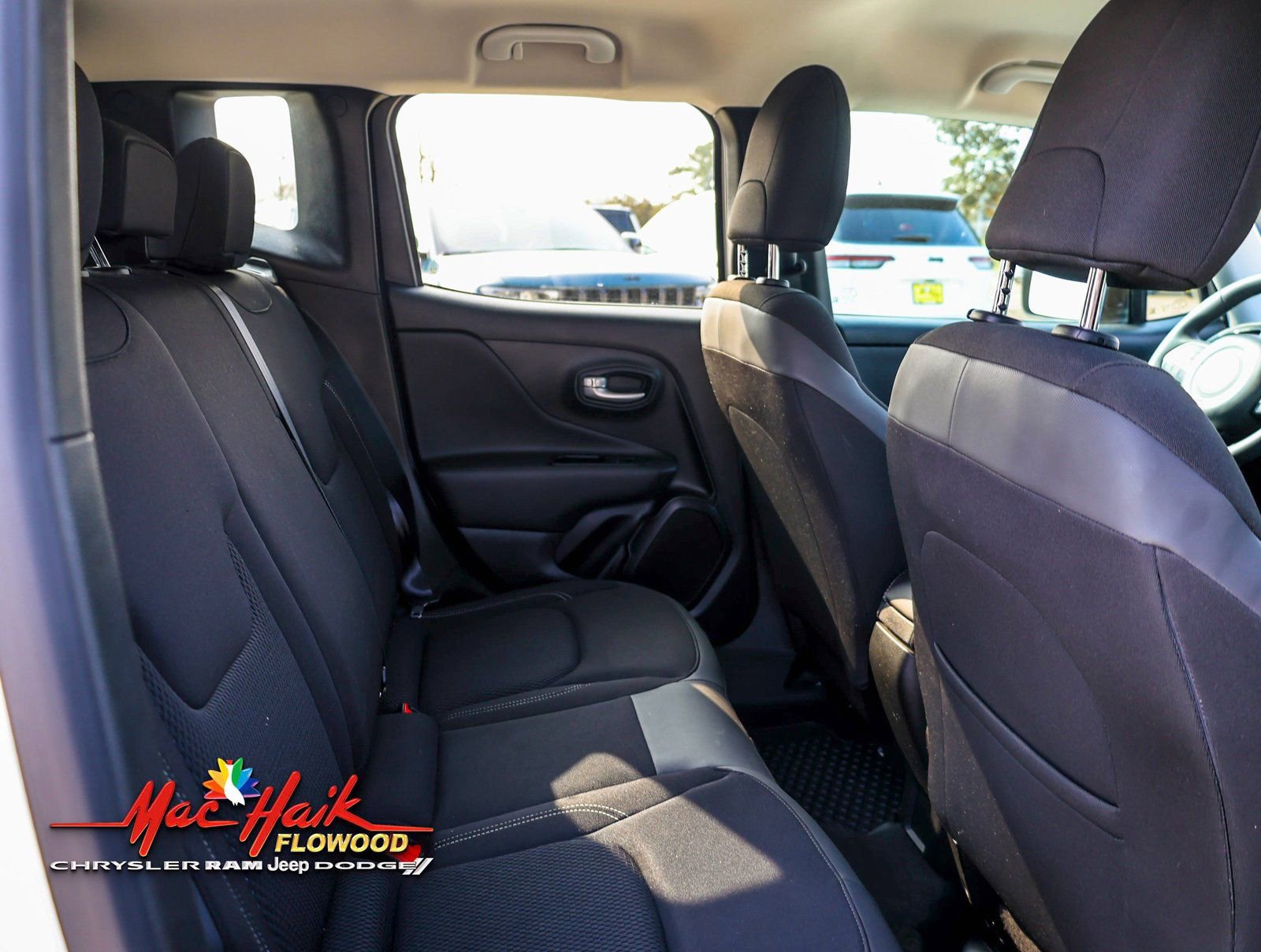 Used 2023 Jeep Renegade Altitude image 9