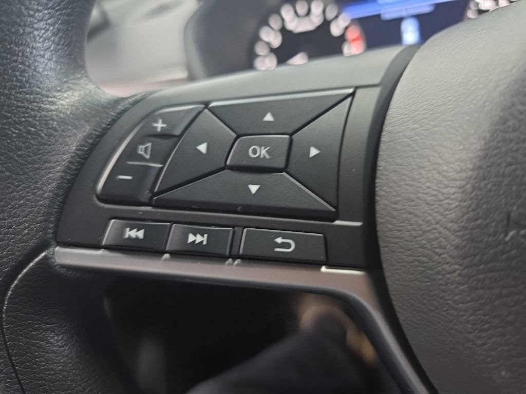 Used 2024 Nissan Altima 2.5 SV FWD image 24
