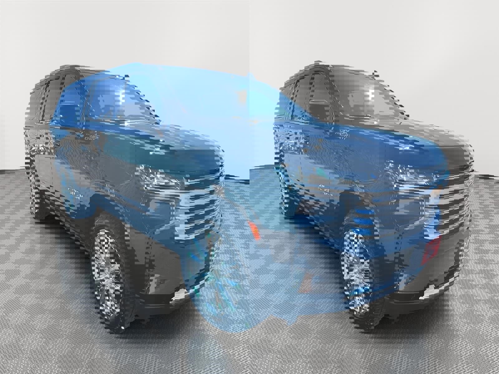 Used 2022 Chevrolet Suburban High Country w/ Max Trailering Package image 4