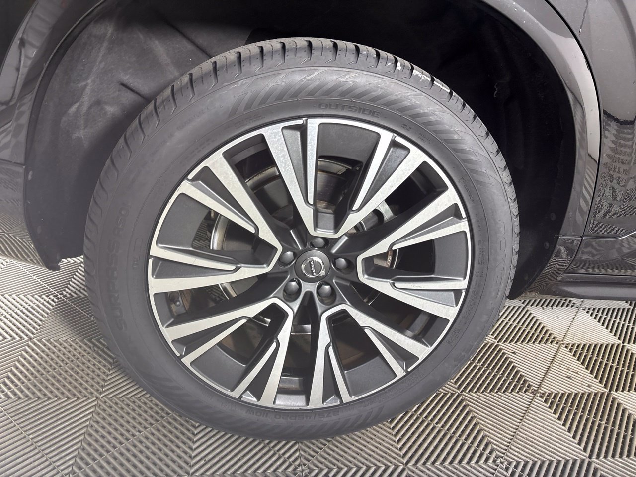 Used 2020 Volvo XC90 T6 Momentum AWD/4WD image 34