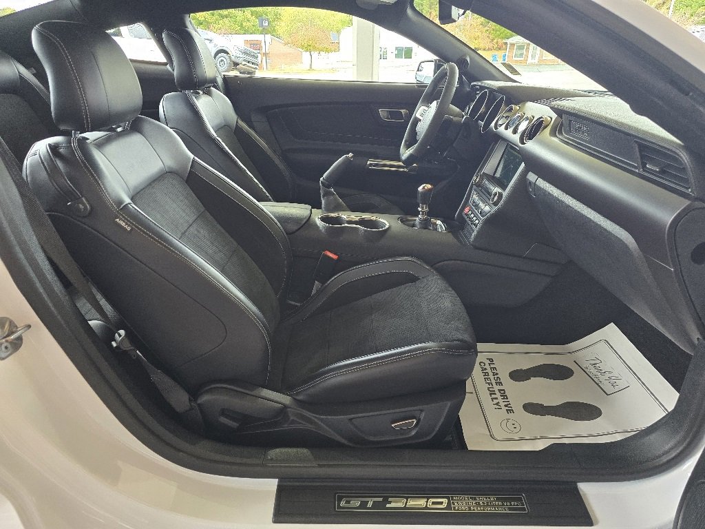 Used 2016 Ford Mustang Shelby GT350 w/ Technology Package image 12