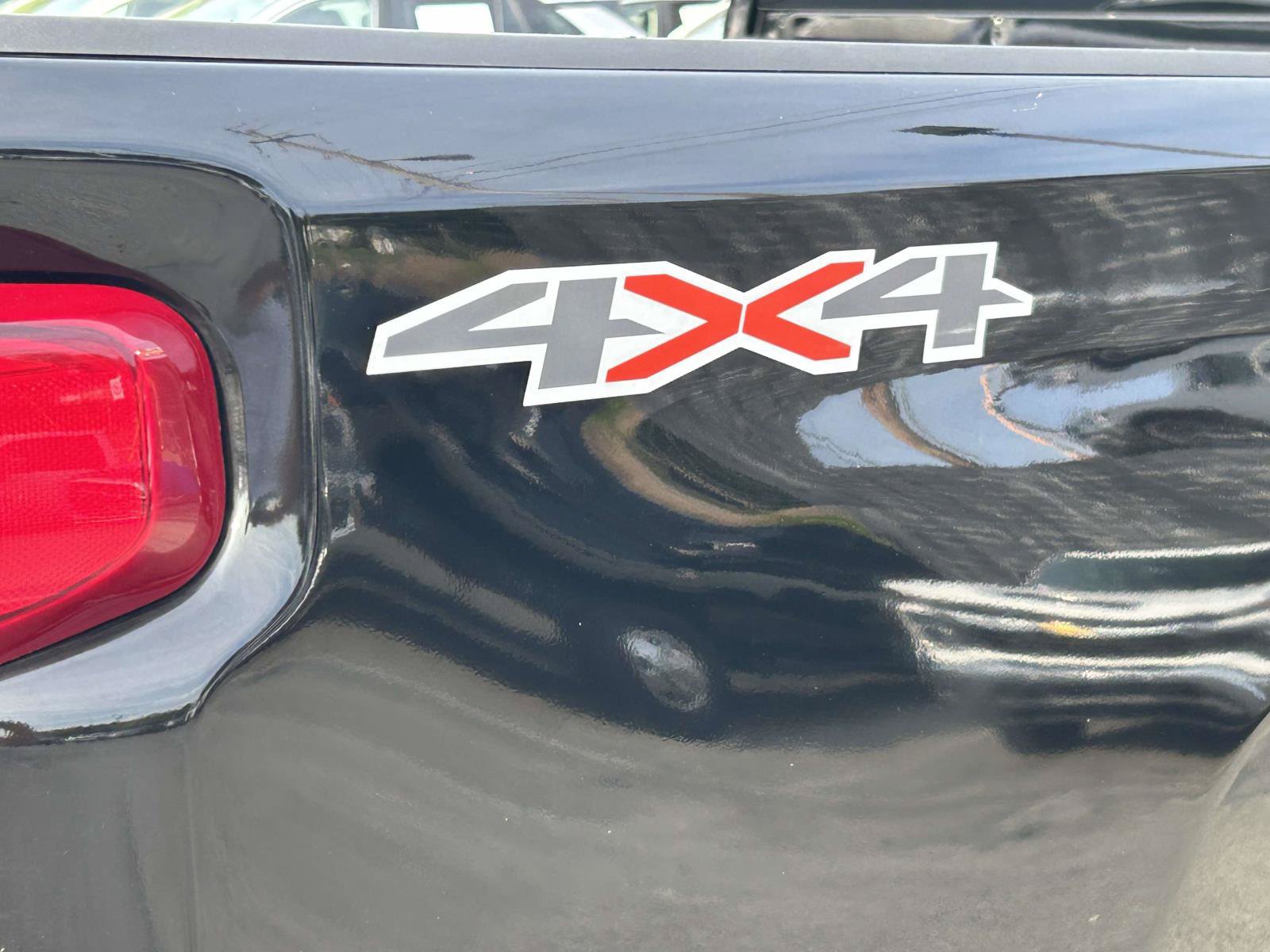 Used 2025 Chevrolet Silverado 2500 LT w/ Convenience Package AWD/4WD image 15