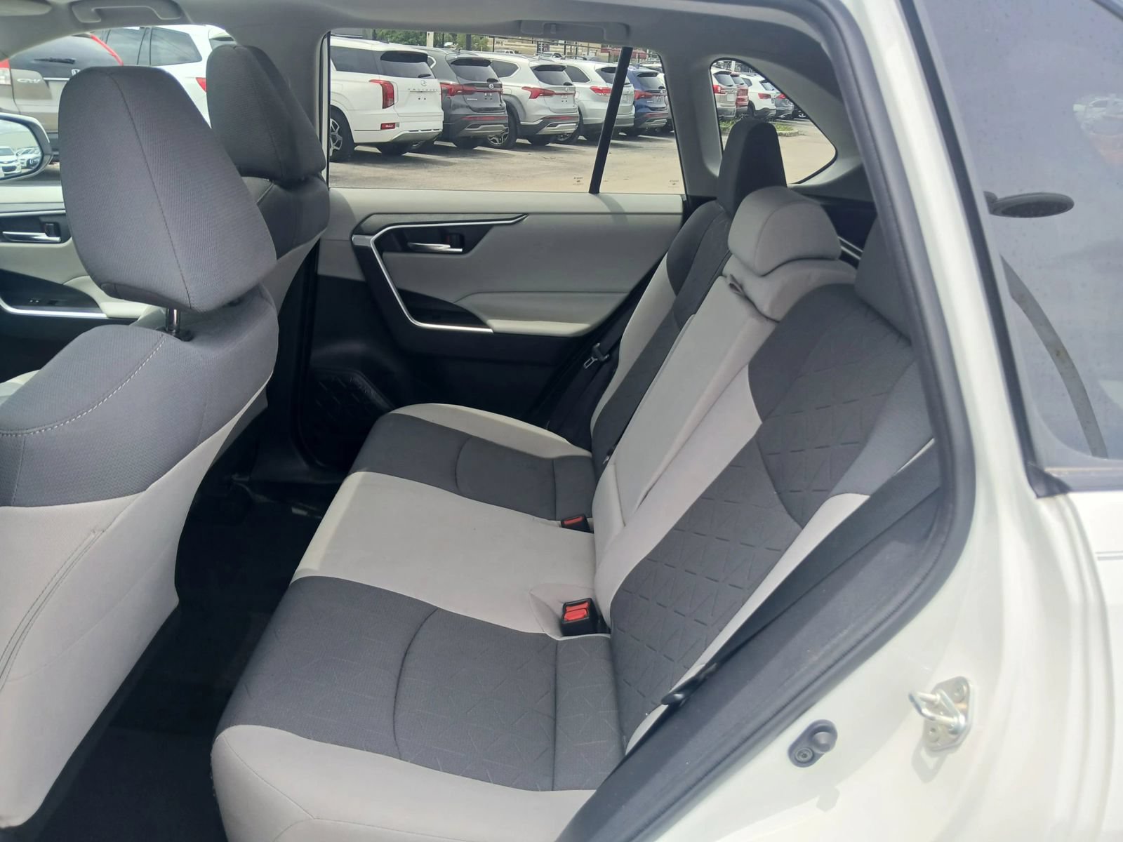 Used 2020 Toyota RAV4 XLE w/ Convenience Package FWD image 13