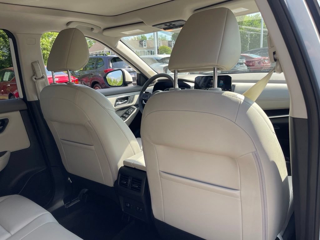 Certified 2021 Nissan Rogue SL w/ Premium Package AWD/4WD image 17