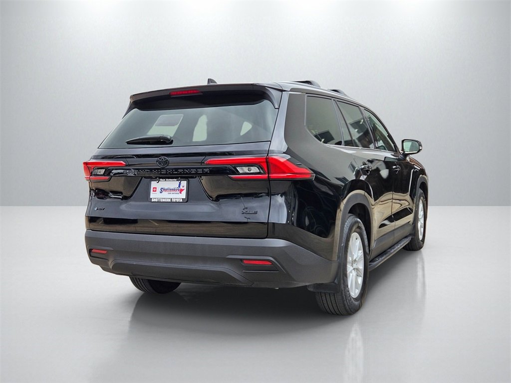 Used 2024 Toyota Grand Highlander XLE image 5