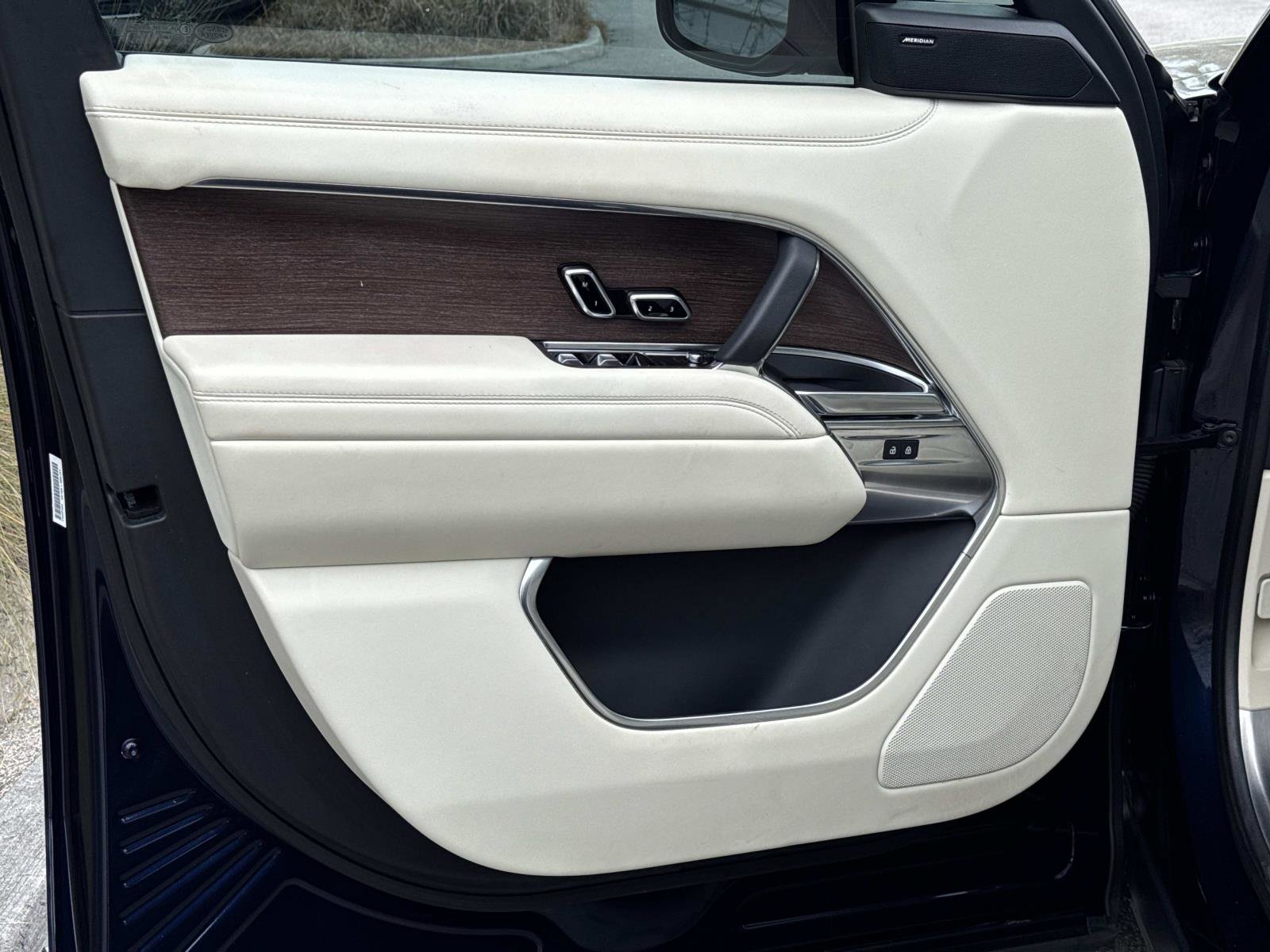 Certified 2023 Land Rover Range Rover SE image 19