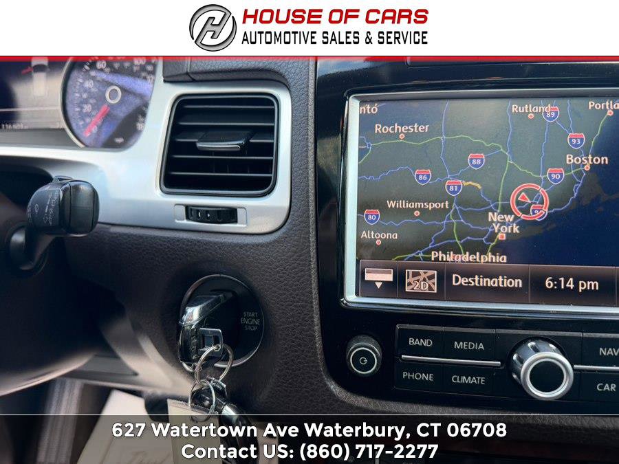 Used 2013 Volkswagen Touareg TDI AWD/4WD image 24