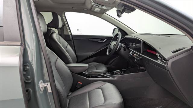 Used 2023 Kia Niro SX Touring FWD image 19