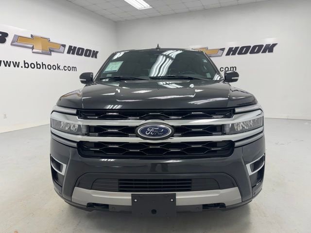 Used 2023 Ford Expedition Limited AWD/4WD image 2