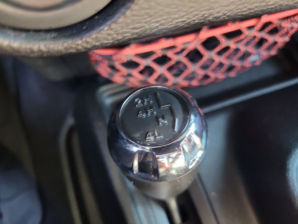 Used 2017 Jeep Wrangler Unlimited Rubicon image 24