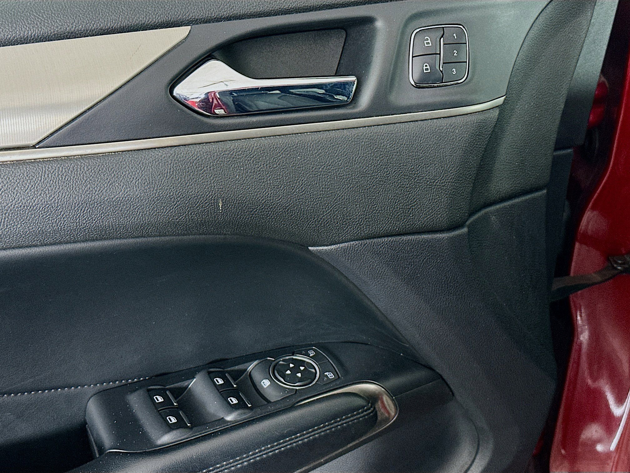 Used 2015 Lincoln MKC FWD image 15