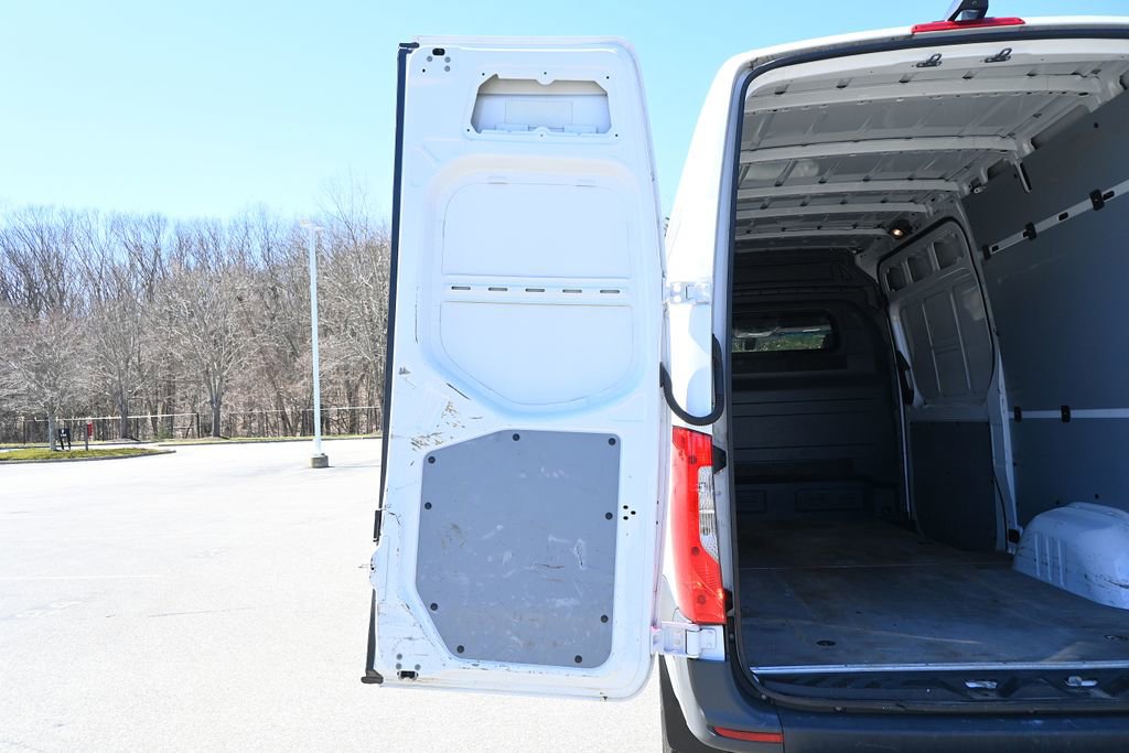 Used 2023 Mercedes-Benz Sprinter 144 Cargo image 32