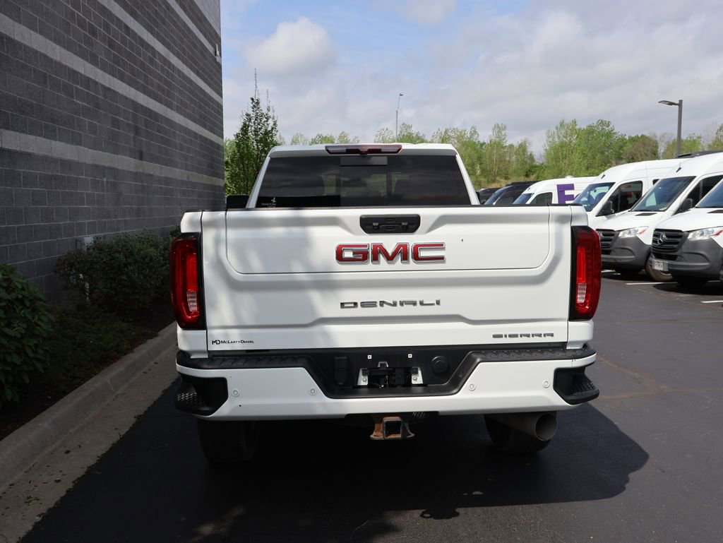 Used 2022 GMC Sierra 3500 Denali AWD/4WD image 9