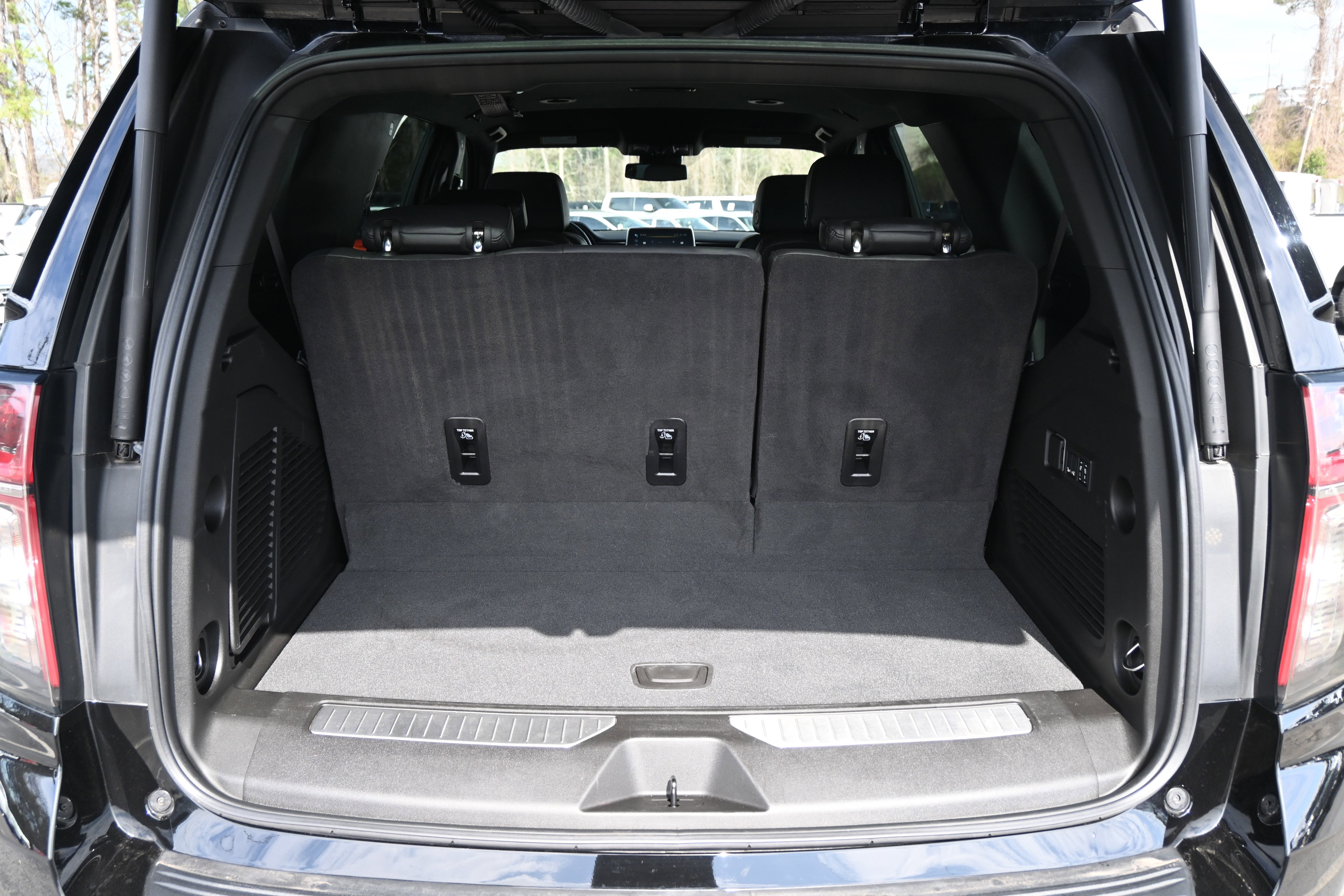 Used 2024 Chevrolet Tahoe Z71 w/ Luxury Package image 14