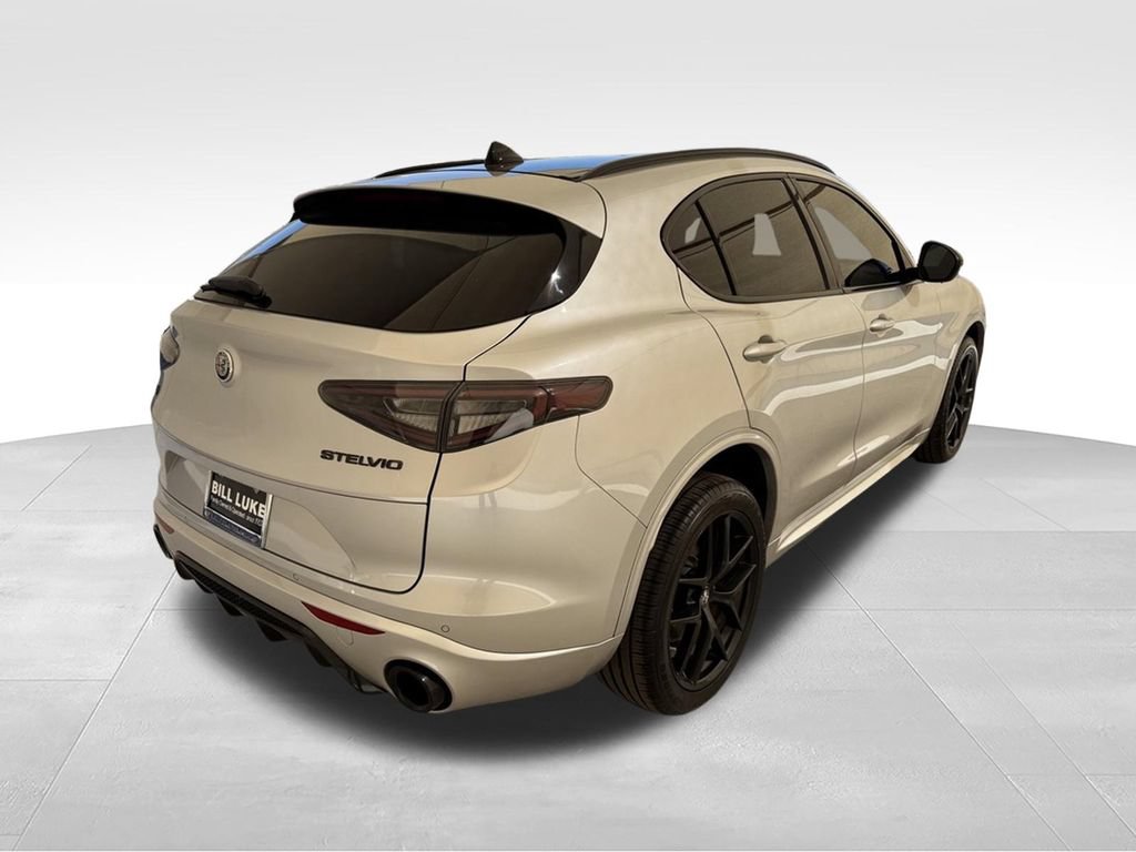Used 2021 Alfa Romeo Stelvio Ti Sport AWD/4WD image 10