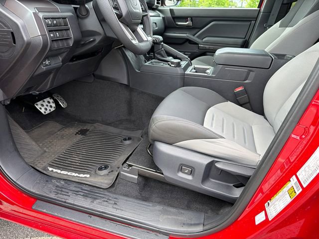 Used 2025 Toyota Tacoma TRD Sport AWD/4WD image 9