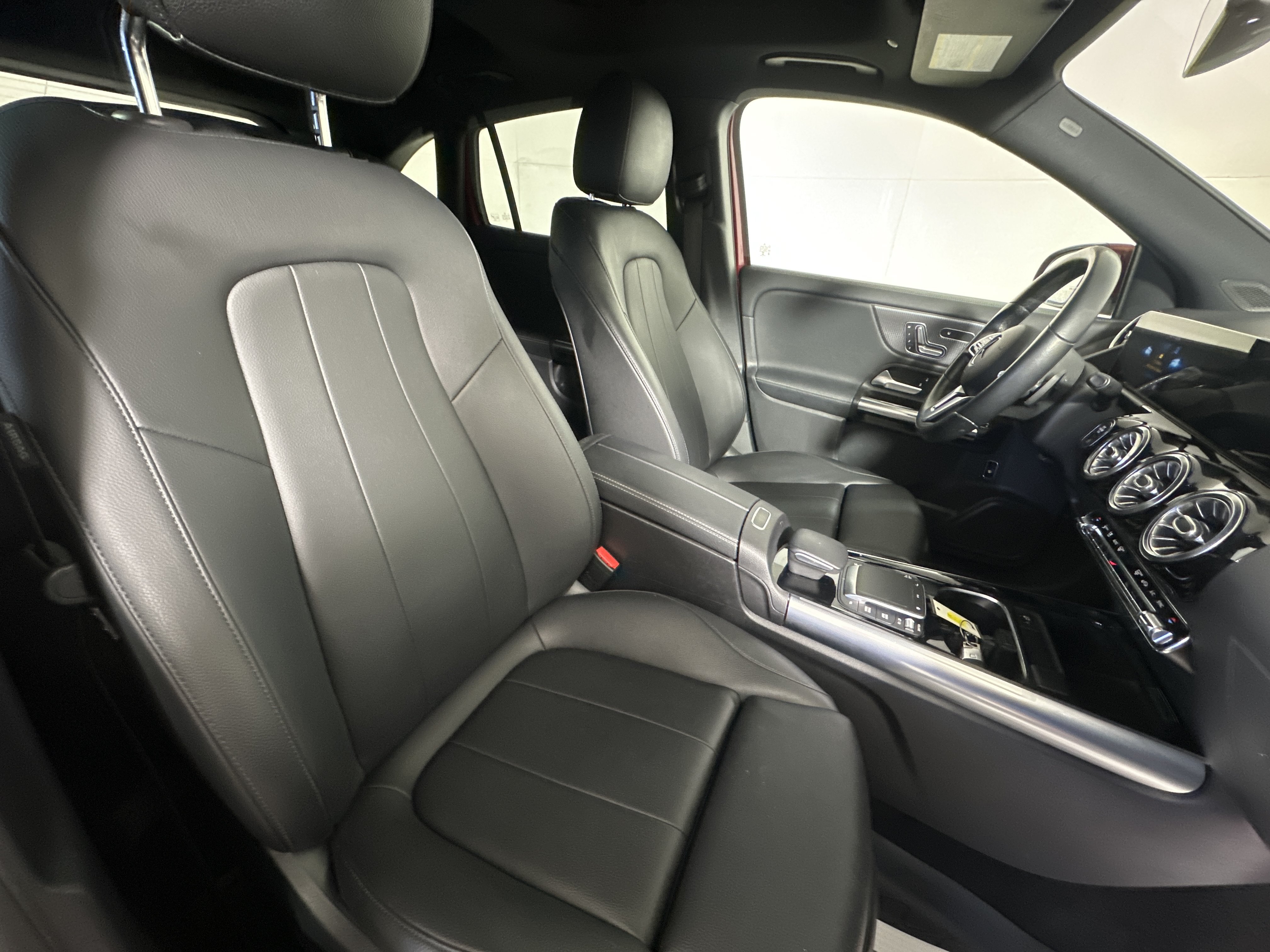 Used 2021 Mercedes-Benz GLA 250 4MATIC image 25