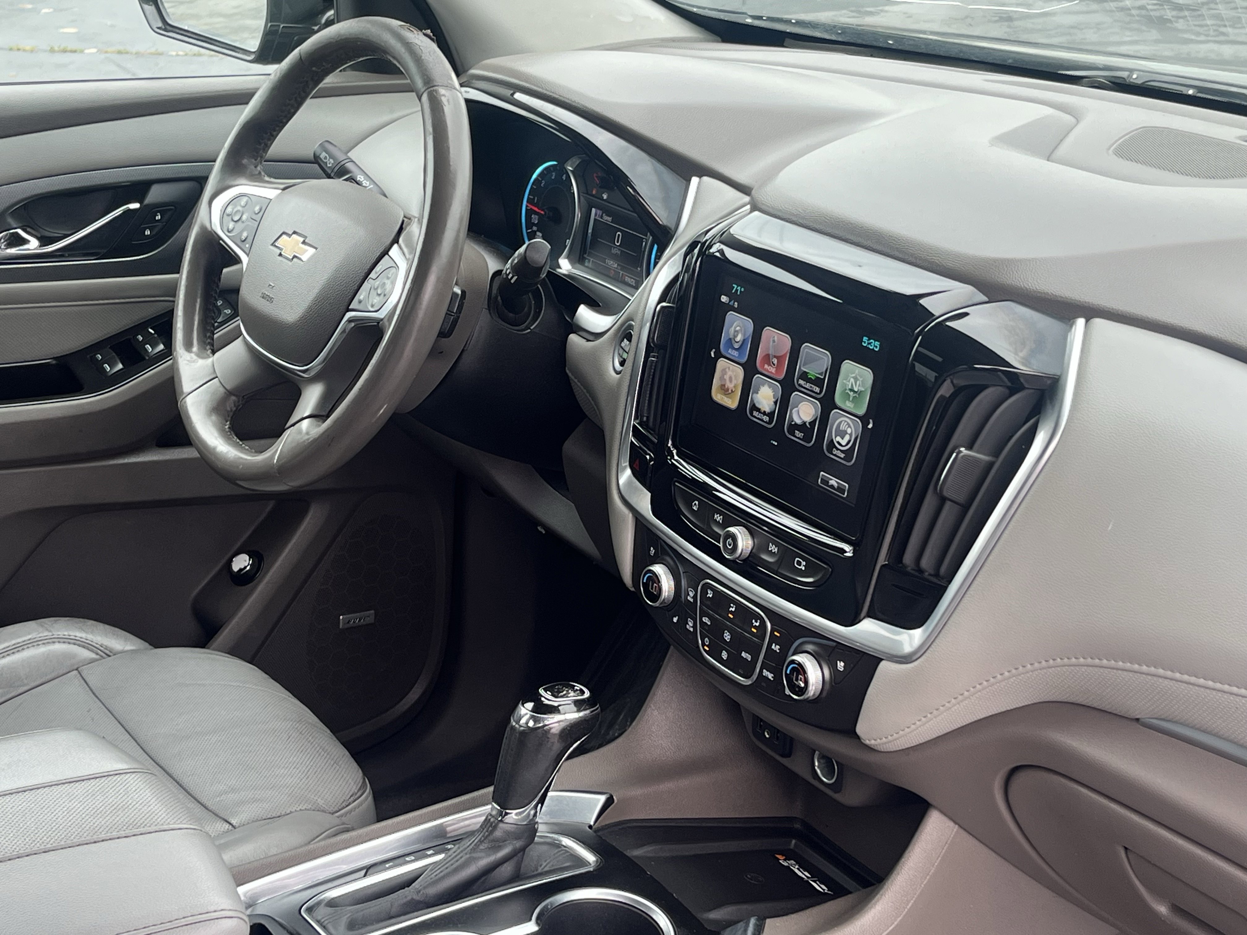 Used 2018 Chevrolet Traverse Premier w/ Driver Confidence II Package FWD image 15