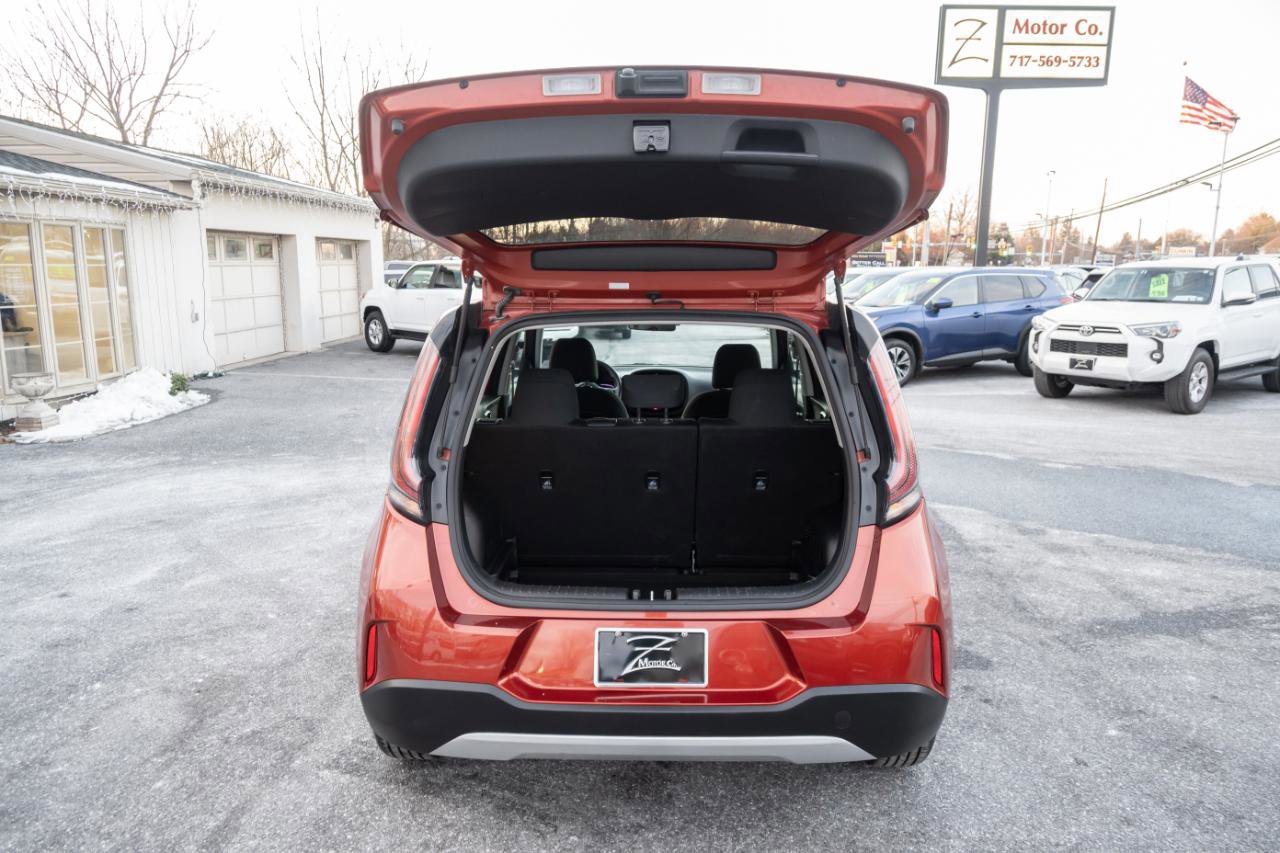 Used 2024 Kia Soul LX w/ Option Group 015 FWD image 24
