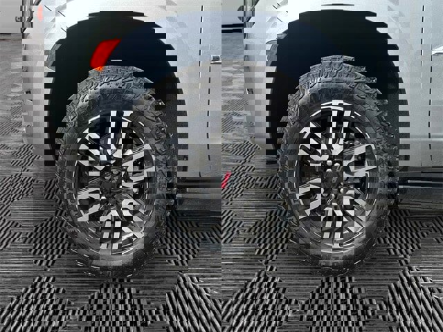 Used 2024 GMC Yukon AT4 image 14