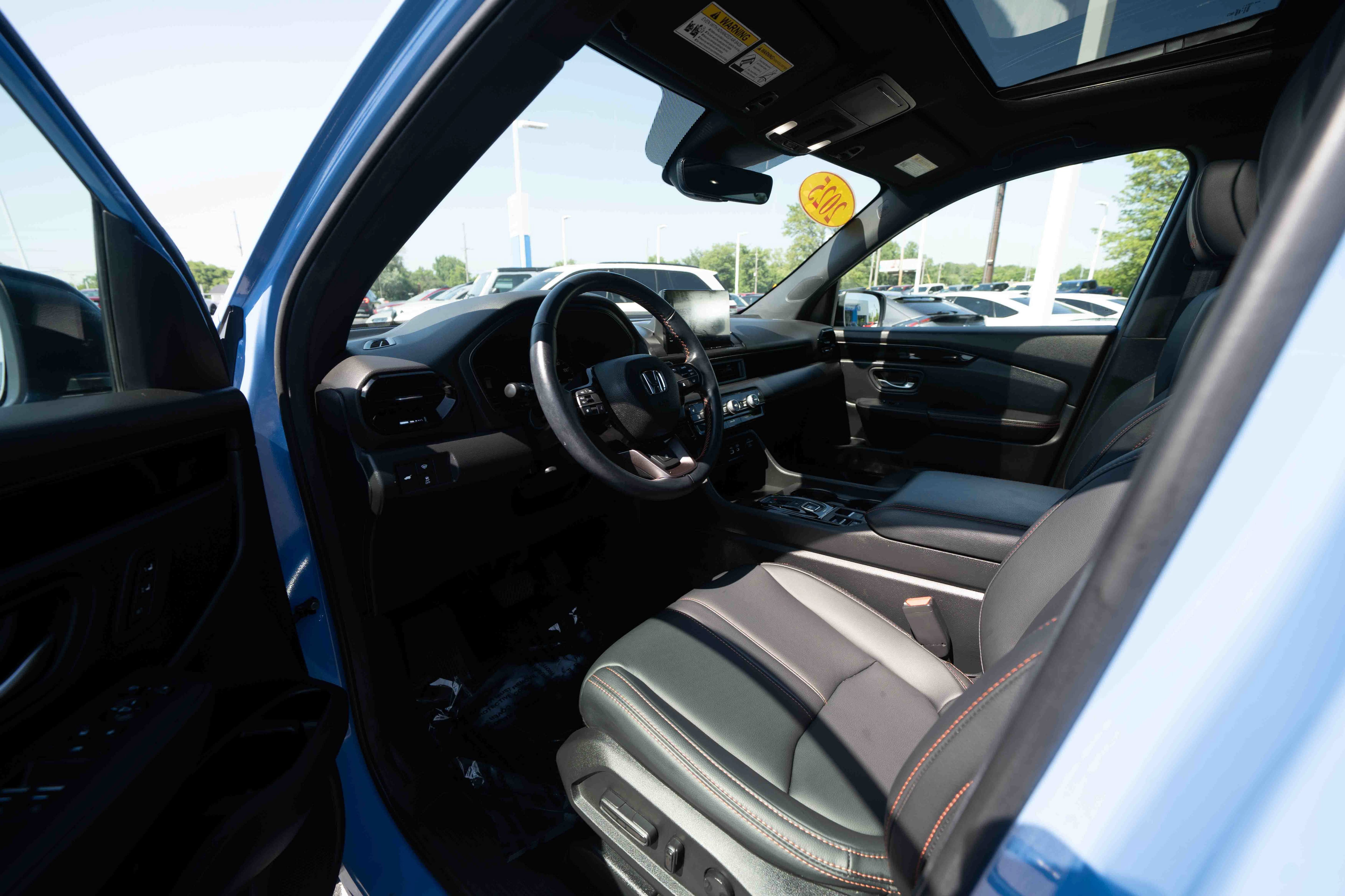 Certified 2025 Honda Pilot TrailSport image 8