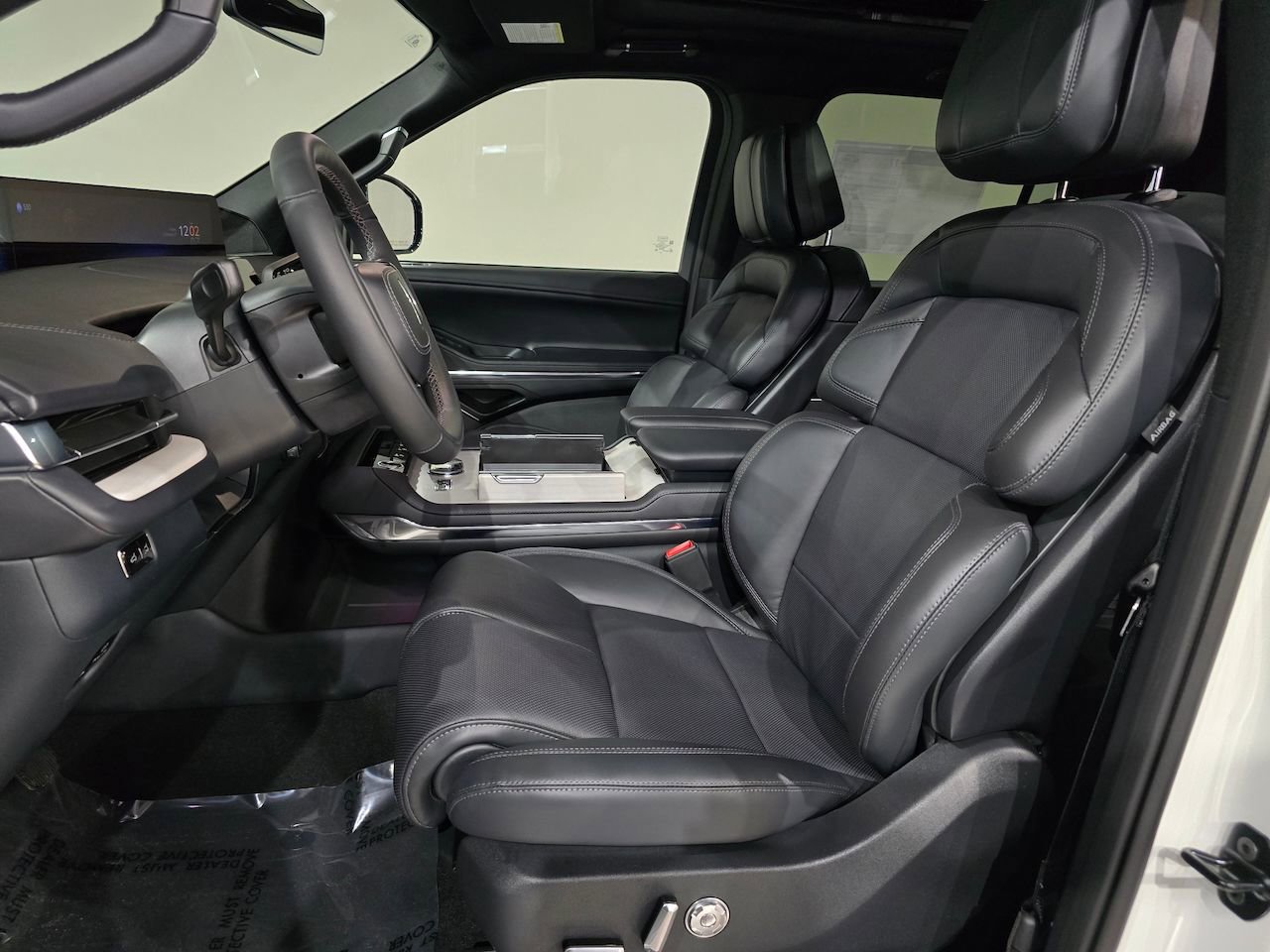 New 2025 Lincoln Navigator L Reserve w/ Jet Appearance Package image 16