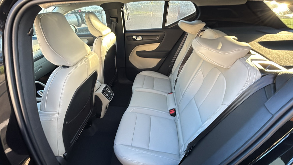 New 2026 Volvo XC40 B5 Plus w/ Protection Package Premier AWD/4WD image 10