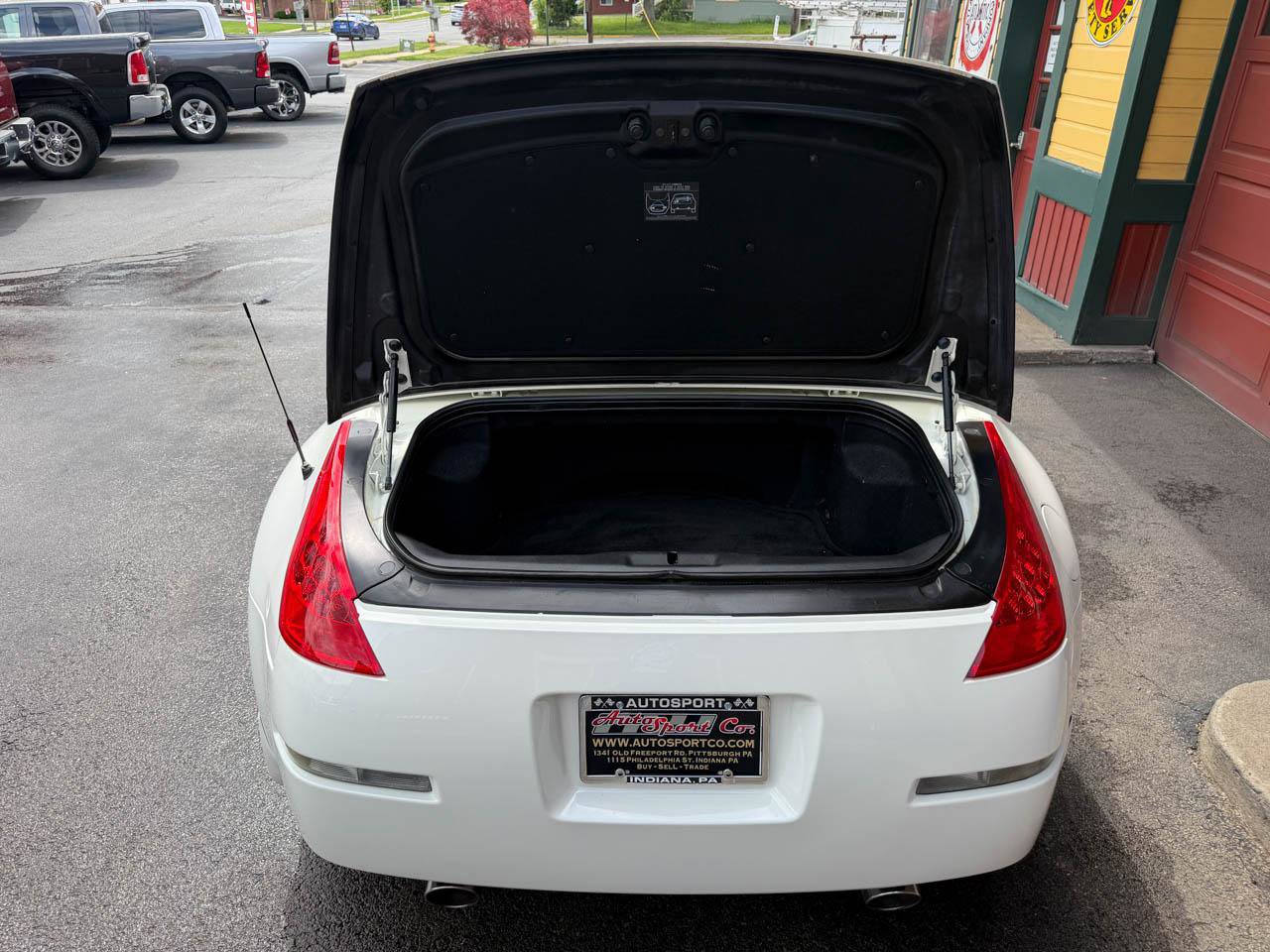 Used 2006 Nissan 350Z Touring RWD image 23